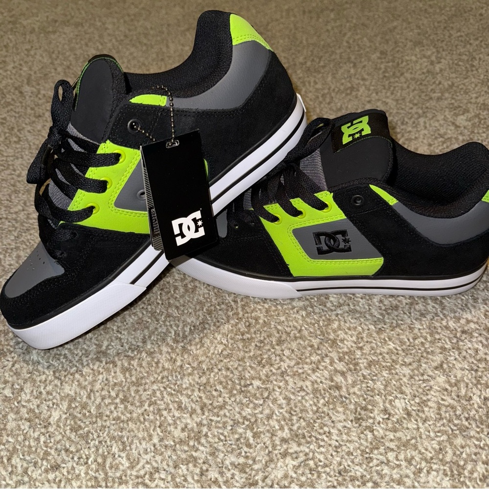 NWT VINTAGE DC Shoes NEW in box Lime Green and Black Skater Shoes Streetwear